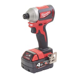 Аккумуляторный бесщеточный шуруповерт Milwaukee M18 CBLID-402C