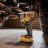 Импульсный бесщеточный гайковерт DeWALT DCF902D2K 